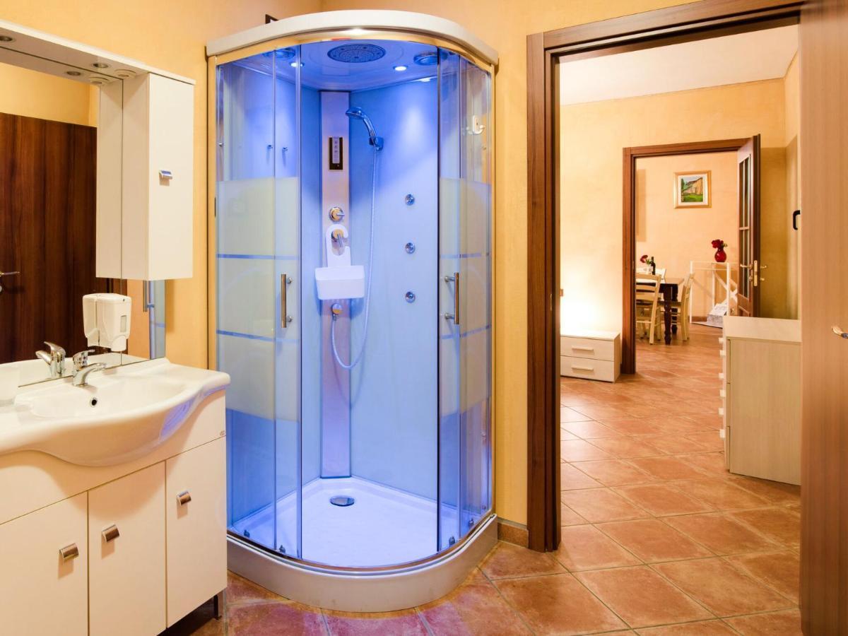 마로네 Beautiful Chalet With Swimming Pool In Lombardy 빌라 외부 사진