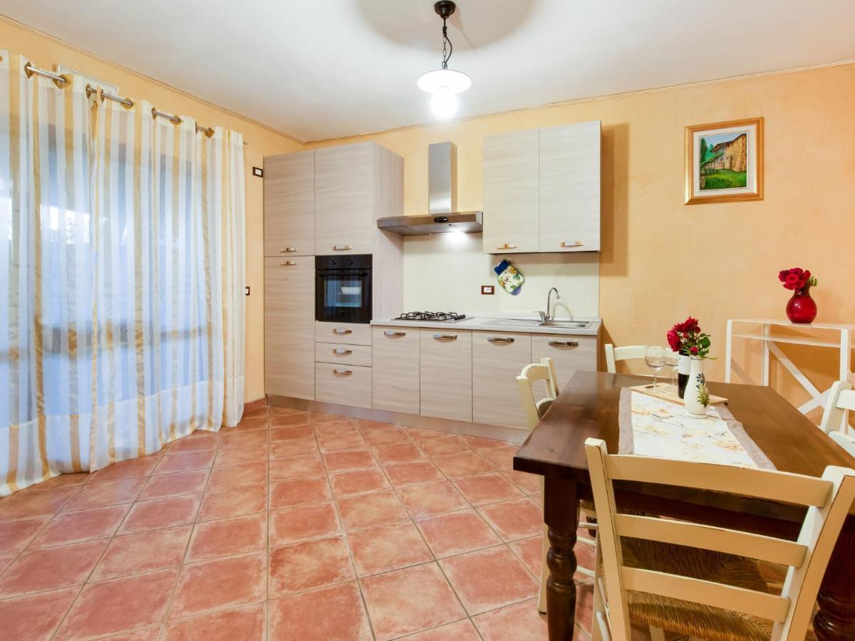 마로네 Beautiful Chalet With Swimming Pool In Lombardy 빌라 외부 사진