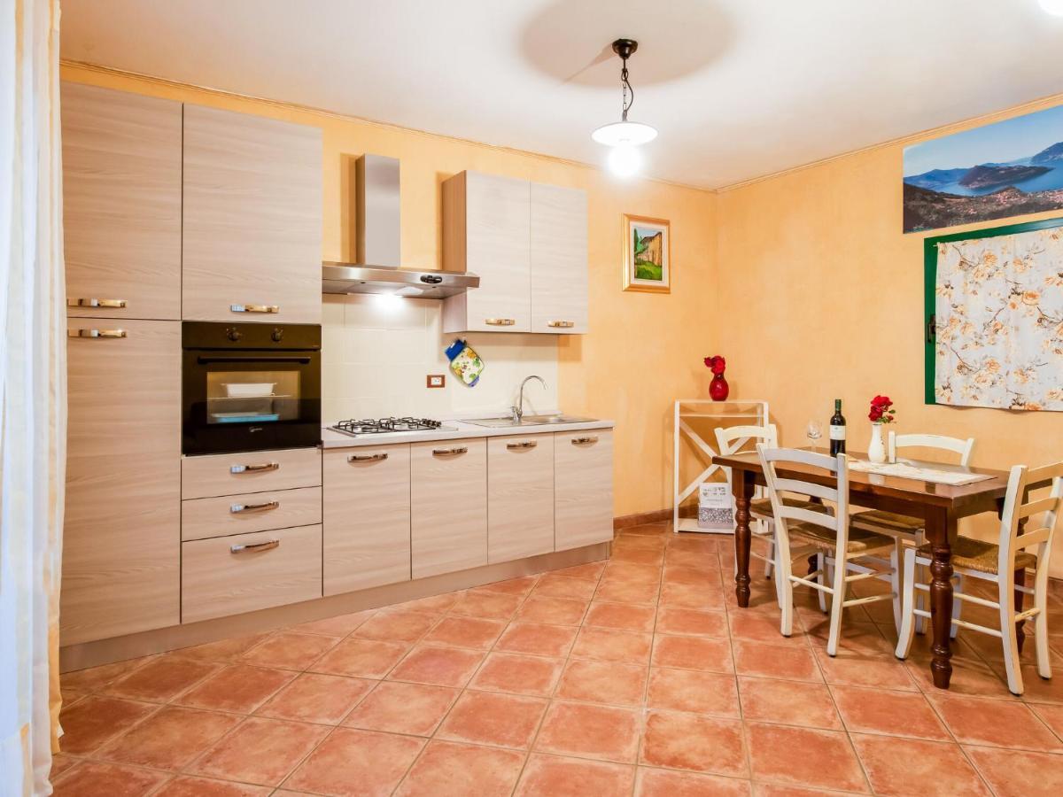 마로네 Beautiful Chalet With Swimming Pool In Lombardy 빌라 외부 사진