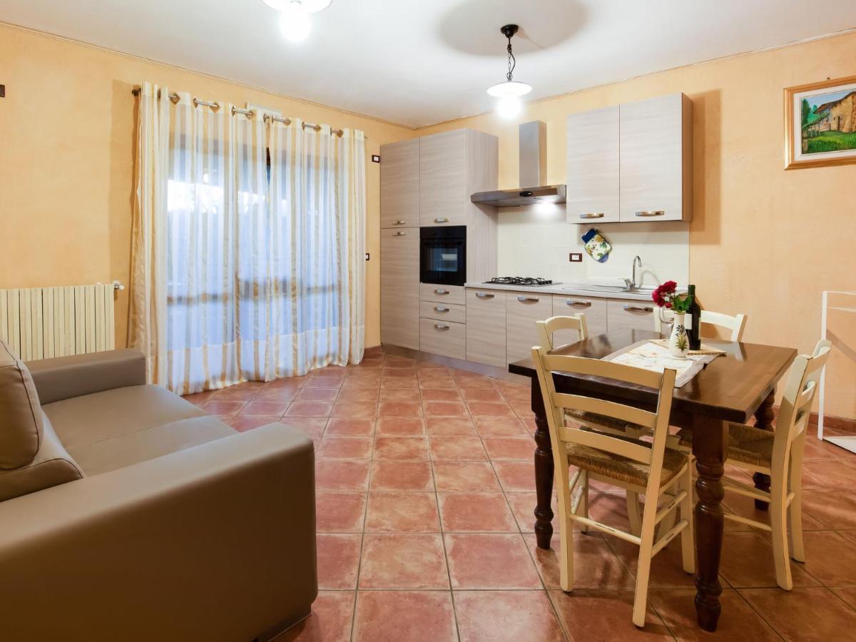 마로네 Beautiful Chalet With Swimming Pool In Lombardy 빌라 외부 사진