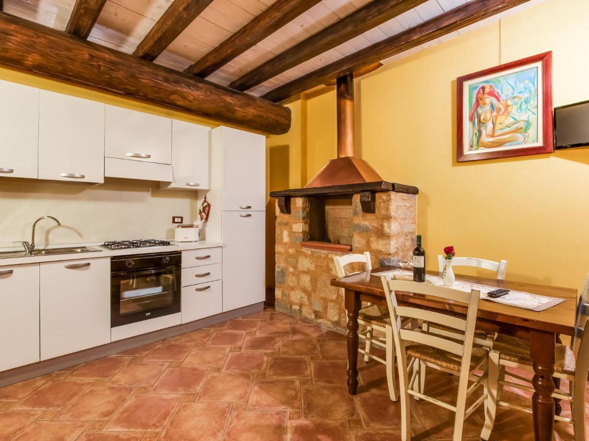 마로네 Beautiful Chalet With Swimming Pool In Lombardy 빌라 외부 사진