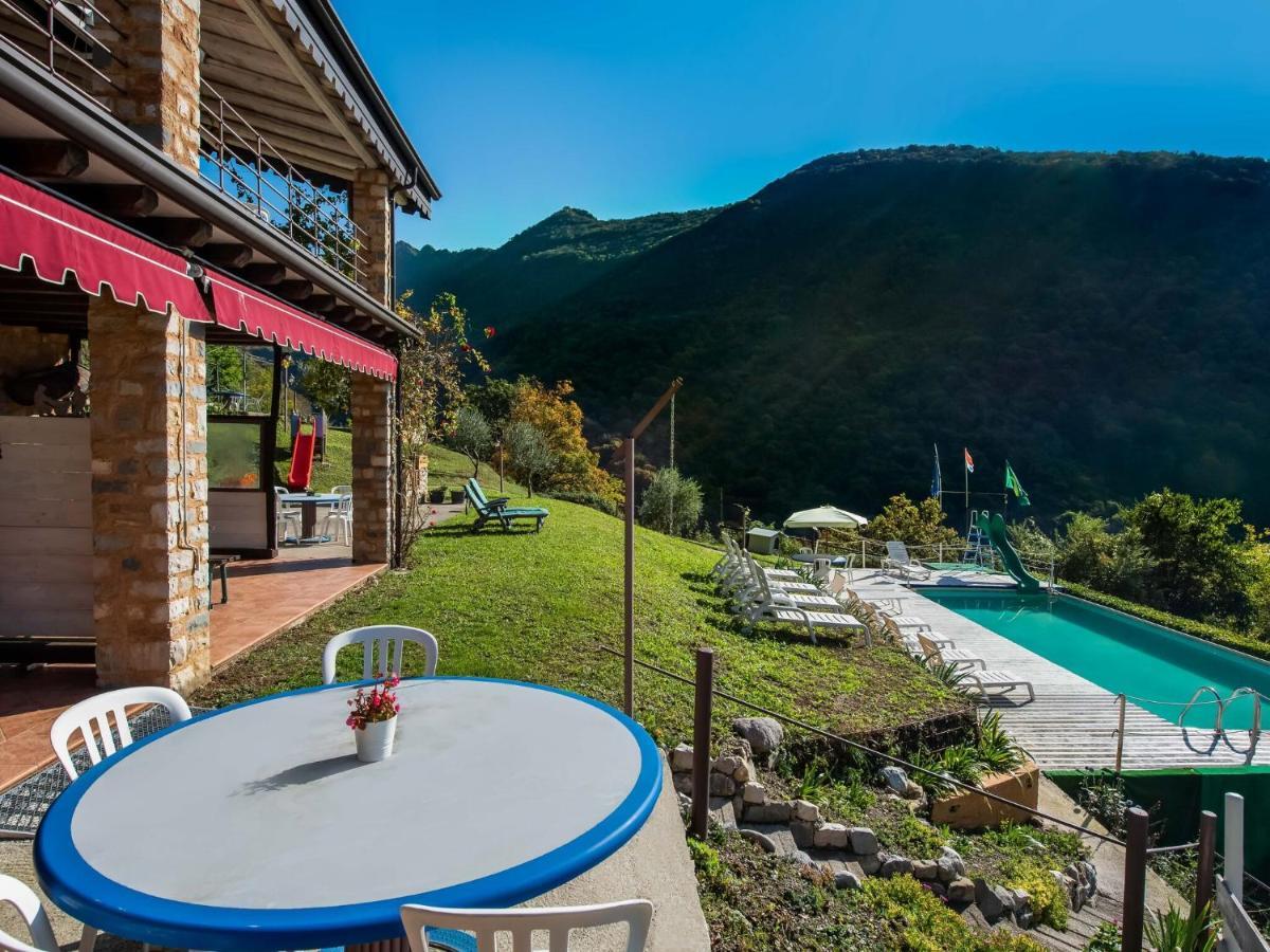 마로네 Beautiful Chalet With Swimming Pool In Lombardy 빌라 외부 사진